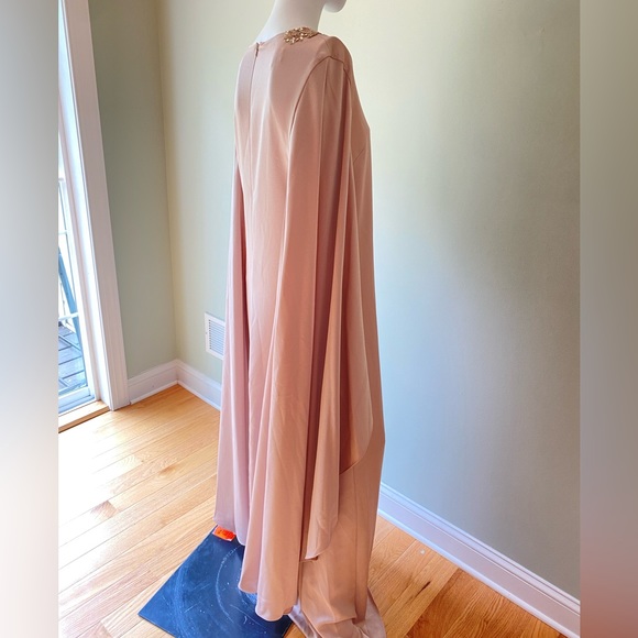 $980 TERI JON BY RICKIE FREEMAN Satin Maxi Dress In Blush. Size 10 - Picture 8 of 12